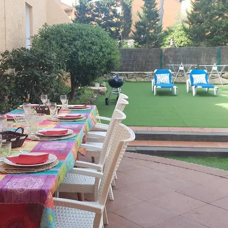 Casa Con Jardin A 30 Metros De La Playa. Vc. Паламос