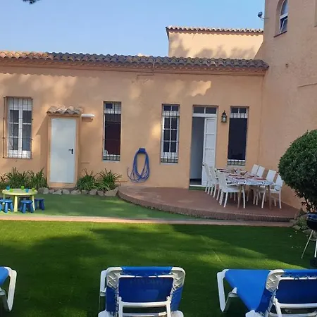 Casa Con Jardin A 30 Metros De La Playa. Vc. 別荘 *
