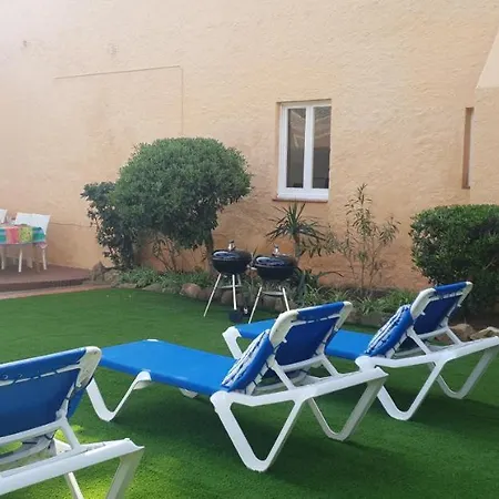 Casa Con Jardin A 30 Metros De La Playa. Vc. 別荘