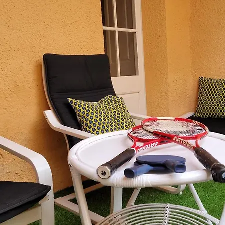 Casa Con Jardin A 30 Metros De La Playa. Vc. 別荘
