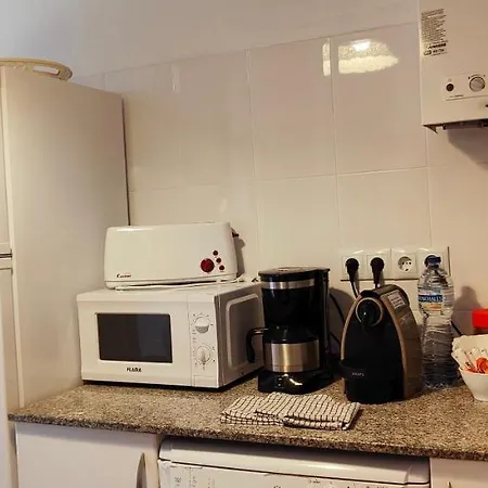 Casa Con Jardin A 30 Metros De La Playa. Vc. 別荘