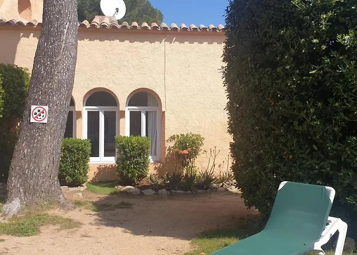 Casa Con Jardin A 30 Metros De La Playa. Vc. Σπίτι διακοπών Palamós