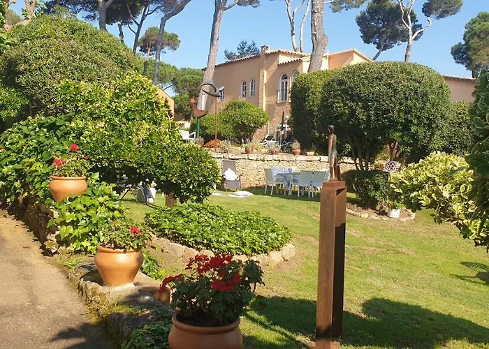 Casa Con Jardin A 30 Metros De La Playa. Vc. Σπίτι διακοπών Palamós