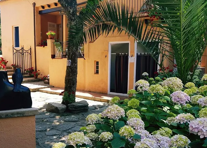 Casa Con Jardin A 30 Metros De La Playa. Vc. * Palamós